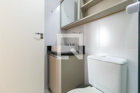 Banheiro Social de apartamento para alugar com 2 quartos, 48m² em Guaíra, Curitiba