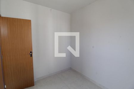 Quarto 1 de apartamento para alugar com 2 quartos, 43m² em Laranjeiras, Uberlândia