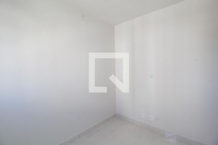 Quarto 2 de apartamento para alugar com 2 quartos, 43m² em Laranjeiras, Uberlândia