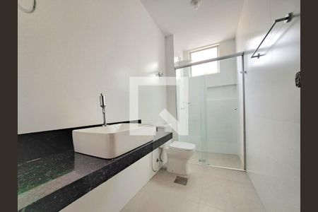 Banheiro de apartamento à venda com 3 quartos, 95m² em Cruzeiro, Belo Horizonte