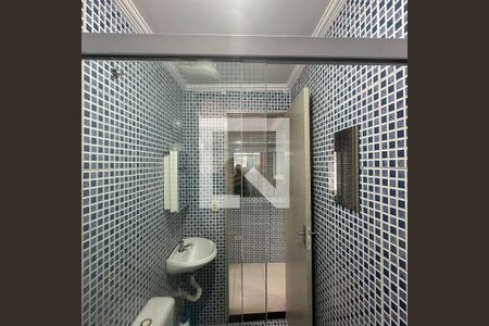 Banheiro de casa para alugar com 1 quarto, 60m² em Vila Adalgisa, Osasco