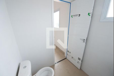 Banheiro de kitnet/studio para alugar com 1 quarto, 29m² em Centro, Taubaté