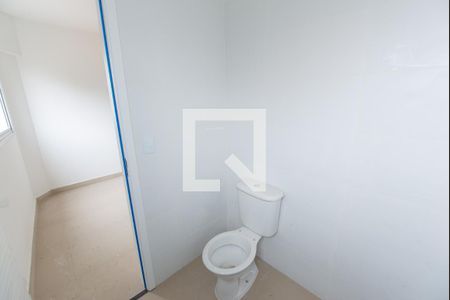 Banheiro de kitnet/studio para alugar com 1 quarto, 29m² em Centro, Taubaté