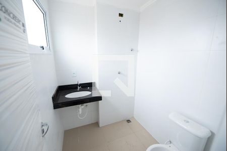 Banheiro de kitnet/studio para alugar com 1 quarto, 28m² em Centro, Taubaté