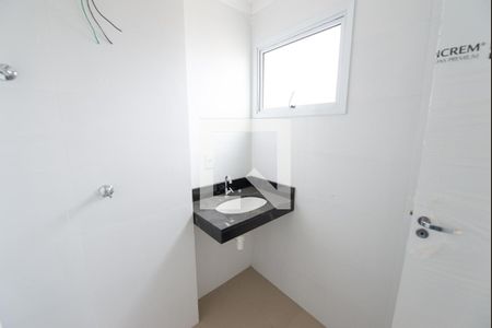 Banheiro de kitnet/studio para alugar com 1 quarto, 29m² em Centro, Taubaté