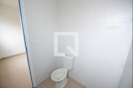 Banheiro de kitnet/studio para alugar com 1 quarto, 28m² em Centro, Taubaté