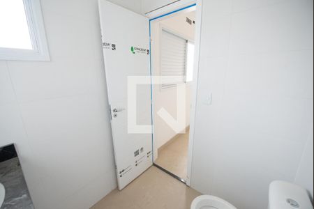 Banheiro de kitnet/studio para alugar com 1 quarto, 28m² em Centro, Taubaté