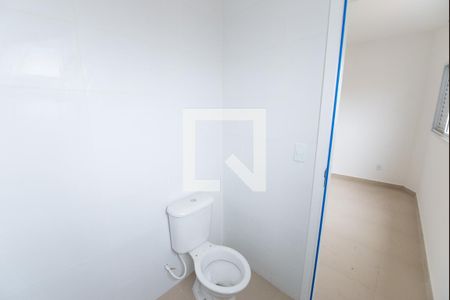 Banheiro de kitnet/studio para alugar com 1 quarto, 29m² em Centro, Taubaté