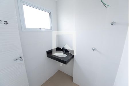 Banheiro de kitnet/studio para alugar com 1 quarto, 29m² em Centro, Taubaté