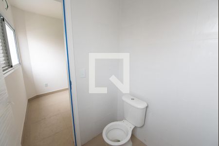 Banheiro de kitnet/studio para alugar com 1 quarto, 29m² em Centro, Taubaté