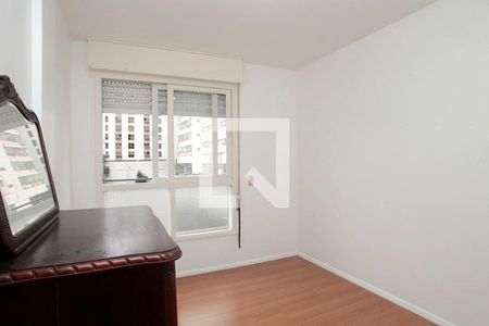 Quarto 2 de apartamento para alugar com 2 quartos, 76m² em Rio Branco, Porto Alegre