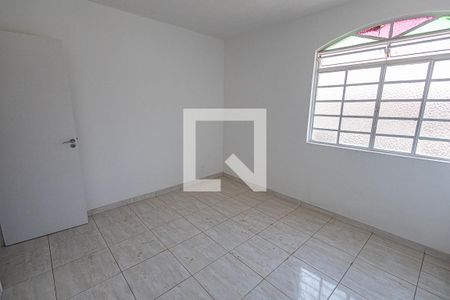 Quarto 1 / 2º andar de casa à venda com 2 quartos, 75m² em São João Batista, Belo Horizonte