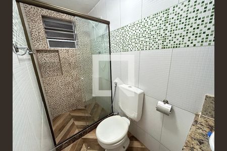 Banheiro de apartamento para alugar com 2 quartos, 90m² em Brás de Pina, Rio de Janeiro