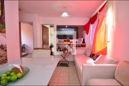 Sala de estar de apartamento à venda com 2 quartos, 45m² em Guarujá, Belo Horizonte