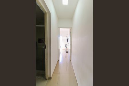 Corredor de apartamento à venda com 1 quarto, 40m² em Vila Carmosina, São Paulo