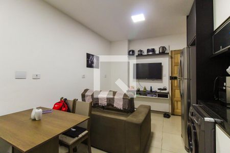 Sala/Cozinha de apartamento à venda com 1 quarto, 40m² em Vila Carmosina, São Paulo