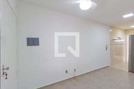 Sala de casa de condomínio à venda com 2 quartos, 64m² em Centro, Canoas