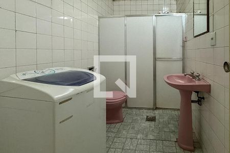 Banheiro de apartamento à venda com 1 quarto, 57m² em Santo Agostinho, Belo Horizonte