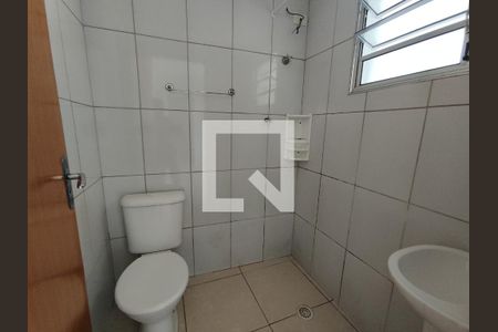 Banheiro de casa para alugar com 1 quarto, 30m² em Vila Alayde, Ferraz de Vasconcelos