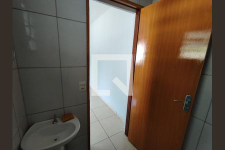 Banheiro de casa para alugar com 1 quarto, 30m² em Vila Alayde, Ferraz de Vasconcelos