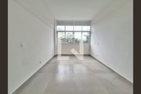 Sala/Quarto de kitnet/studio à venda com 1 quarto, 24m² em Centro, Rio de Janeiro