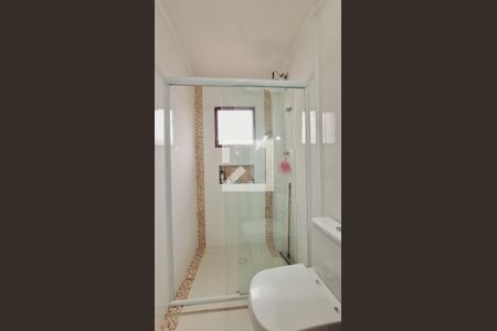 Banheiro social de apartamento para alugar com 1 quarto, 47m² em Guilhermina, Praia Grande