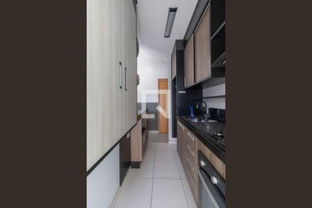 Cozinha  de apartamento à venda com 2 quartos, 66m² em Jardim Colonial, São Paulo