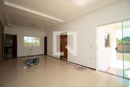 Sala de casa para alugar com 3 quartos, 150m² em Setor Industrial (Ceilândia), Brasília