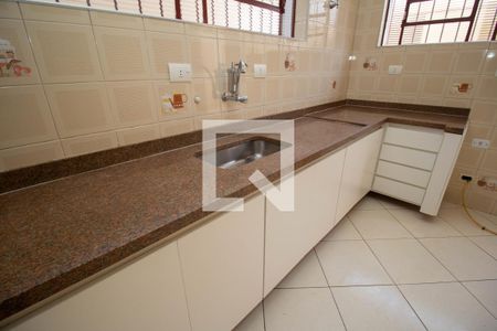 Cozinha de casa à venda com 2 quartos, 100m² em Vila Pereira Barreto, São Paulo