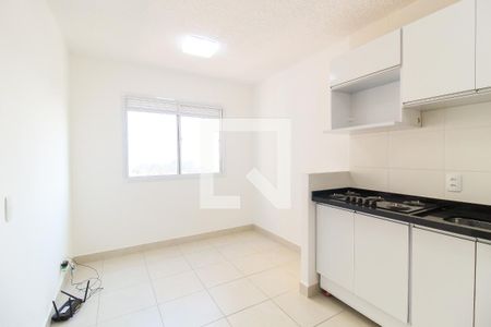 Sala/Cozinha de apartamento para alugar com 2 quartos, 32m² em Fazenda Aricanduva, São Paulo