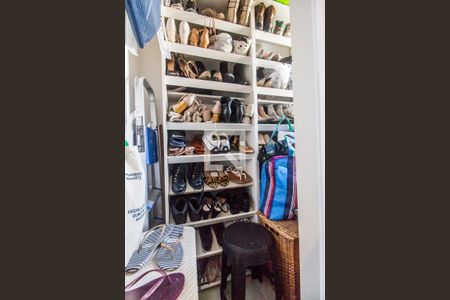 Apartamento à venda com 79m², 2 quartos e 2 vagas Apartamento à venda com 79m², 2 quartos e 2 vagasQuarto de Serviço