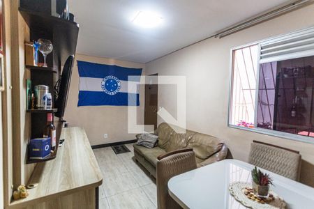 Sala de apartamento à venda com 2 quartos, 44m² em Santa Efigênia, Belo Horizonte