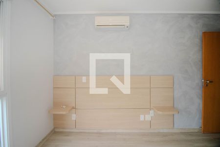 Suíte de apartamento à venda com 2 quartos, 60m² em Passo D’areia, Porto Alegre