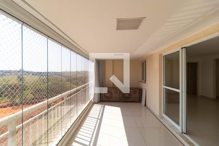 Sacada de apartamento à venda com 3 quartos, 132m² em Vila Brandina, Campinas