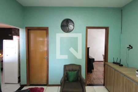 Hall dos Quartos de casa à venda com 5 quartos, 360m² em Providência, Belo Horizonte