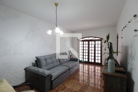 Sala de casa à venda com 5 quartos, 360m² em Providência, Belo Horizonte