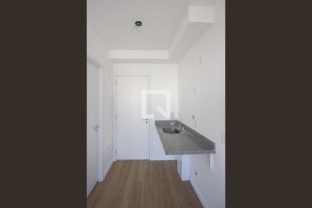 Cozinha de apartamento para alugar com 1 quarto, 27m² em Santo Amaro, São Paulo