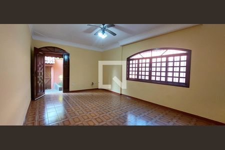 Sala de casa para alugar com 2 quartos, 232m² em Utinga, Santo André