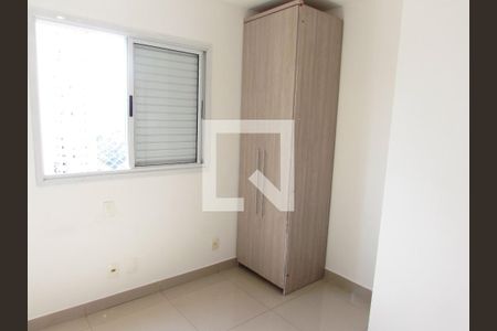 Quarto 1 de apartamento para alugar com 3 quartos, 70m² em Parque Taboão, Taboão da Serra