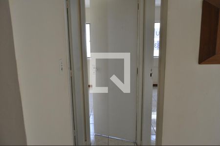 Corredor de apartamento para alugar com 2 quartos, 62m² em Todos Os Santos, Rio de Janeiro