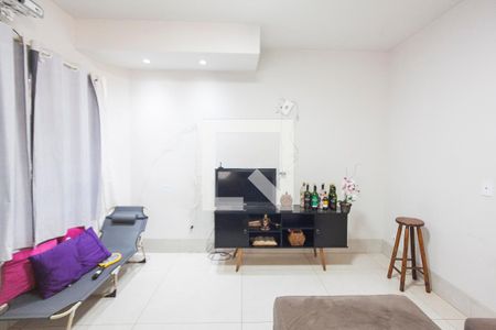 Sala 1 de casa para alugar com 3 quartos, 180m² em Nova Uberlândia, Uberlândia