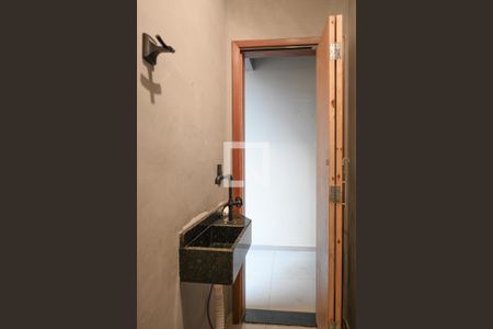 Lavabo de casa à venda com 3 quartos, 133m² em Jardim Maria Estela, São Paulo