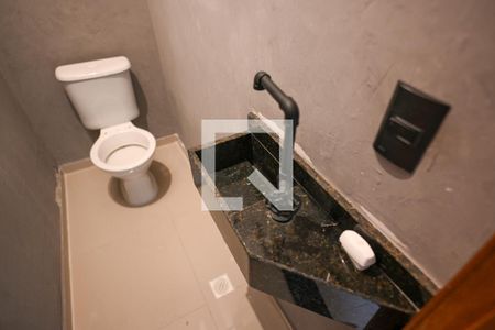 Lavabo de casa à venda com 3 quartos, 133m² em Jardim Maria Estela, São Paulo