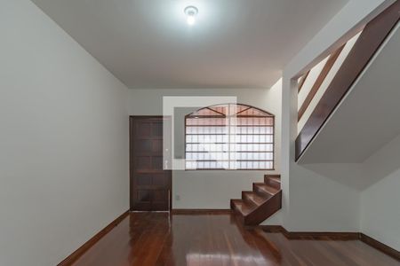 Sala de casa de condomínio à venda com 2 quartos, 60m² em Santa Branca, Belo Horizonte