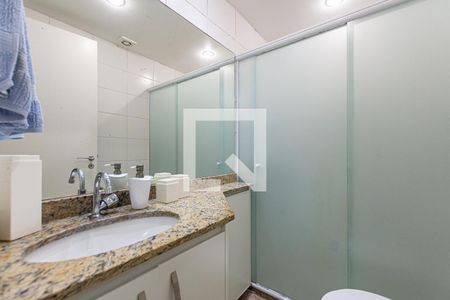 Apartamento à venda com 81m², 2 quartos e 1 vaga Apartamento à venda com 81m², 2 quartos e 1 vagaBanheiro da Suíte