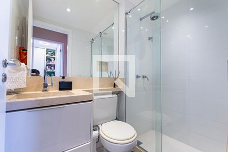 Apartamento à venda com 81m², 2 quartos e 1 vaga Apartamento à venda com 81m², 2 quartos e 1 vagaBanheiro Social