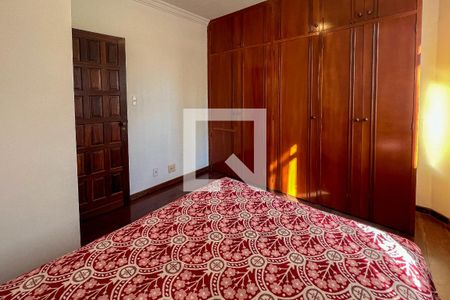 Suíte de apartamento à venda com 2 quartos, 74m² em Sagrada Família, Belo Horizonte