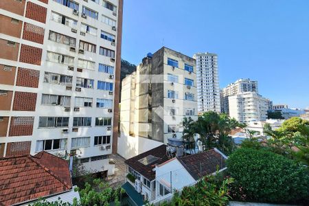 Vista da Sala de apartamento à venda com 2 quartos, 60m² em Botafogo, Rio de Janeiro