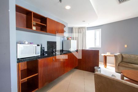 Cozinha de apartamento à venda com 1 quarto, 48m² em Barra da Tijuca, Rio de Janeiro