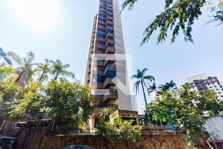 Apartamento para alugar com 242m², 4 quartos e 4 vagas Apartamento para alugar com 242m², 4 quartos e 4 vagasFachada